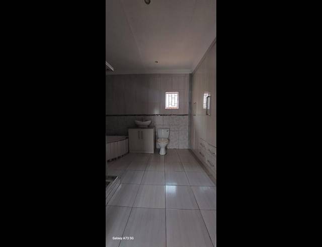 4 BEDROOM HOUSE FOR SALE IN KARENPARK